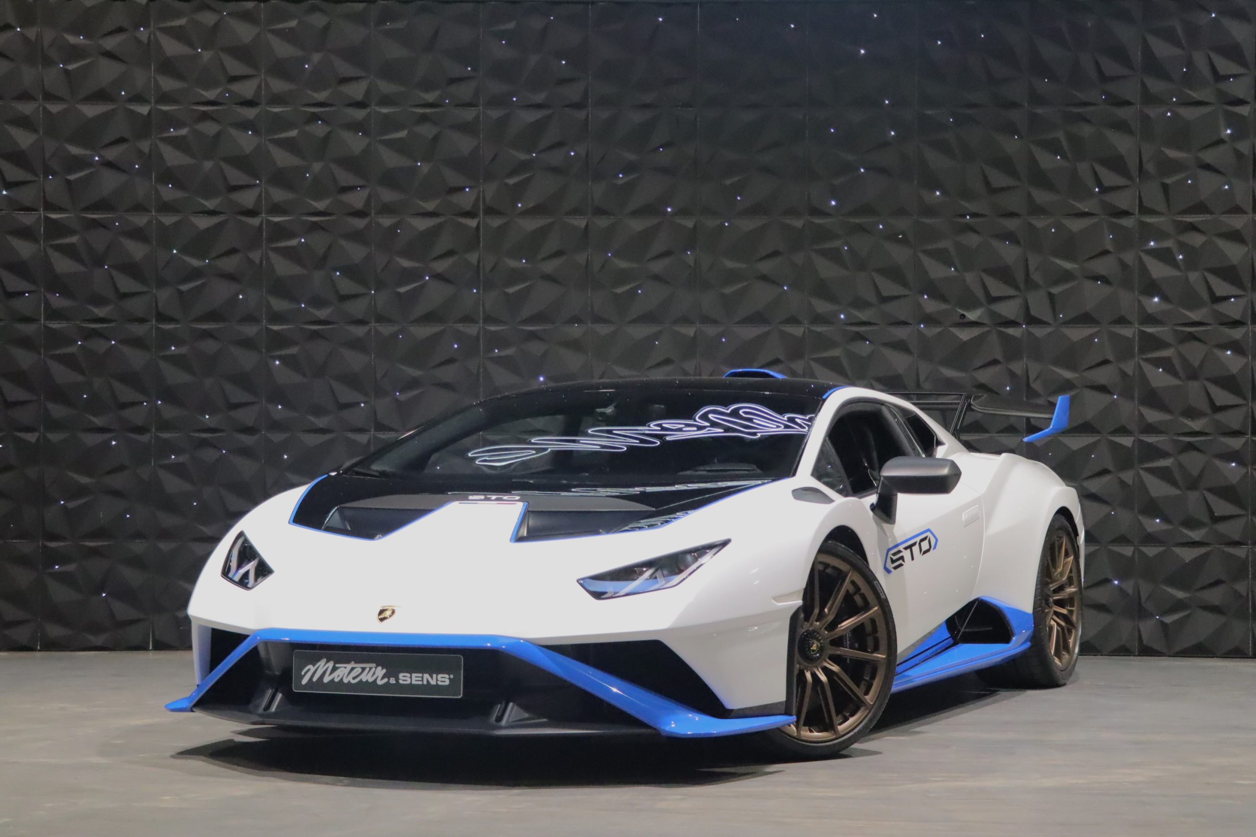 Lamborghini Huracan STO LP 640-2 — Super Trofeo Omologata
