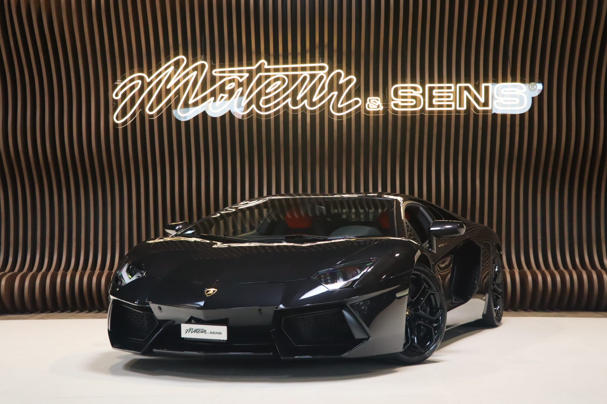 Lamborghini Aventador LP700-4 — Nero Pegaso, Full Black