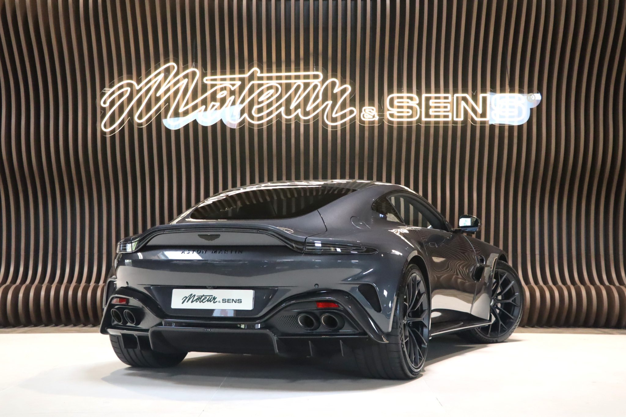 Aston Martin Vantage V8 4.0 680ch – 5 250 km, exemplaire français