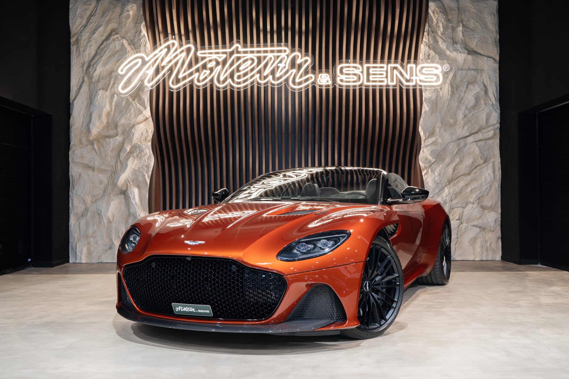 Aston Martin DBS Superleggera Volante V12 5.2L Bi-Turbo 725 CV