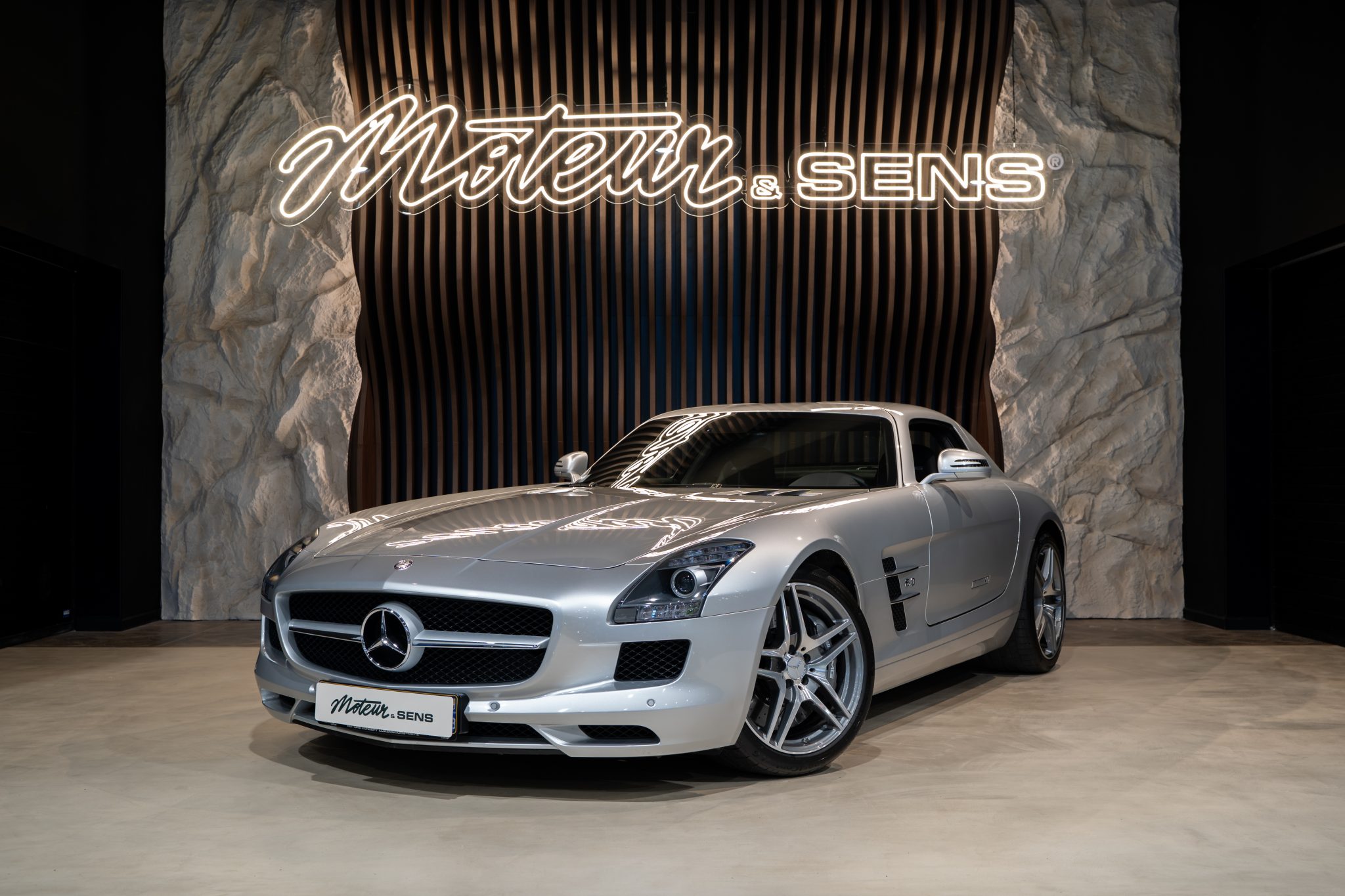 Mercedes SLS AMG – Gris Iridium, 30 390 km, historique complet