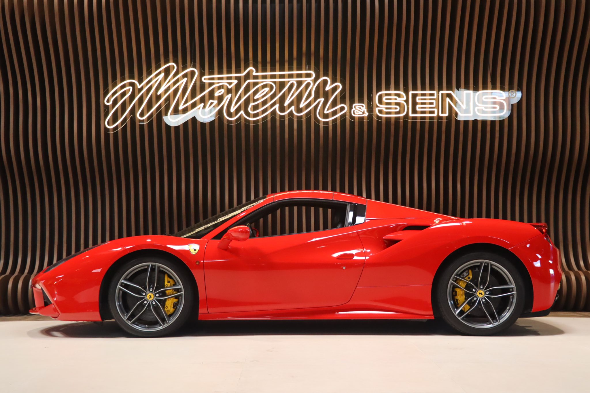 Ferrari 488 Spider – Rosso Corsa, 670 ch, historique Ferrari complet