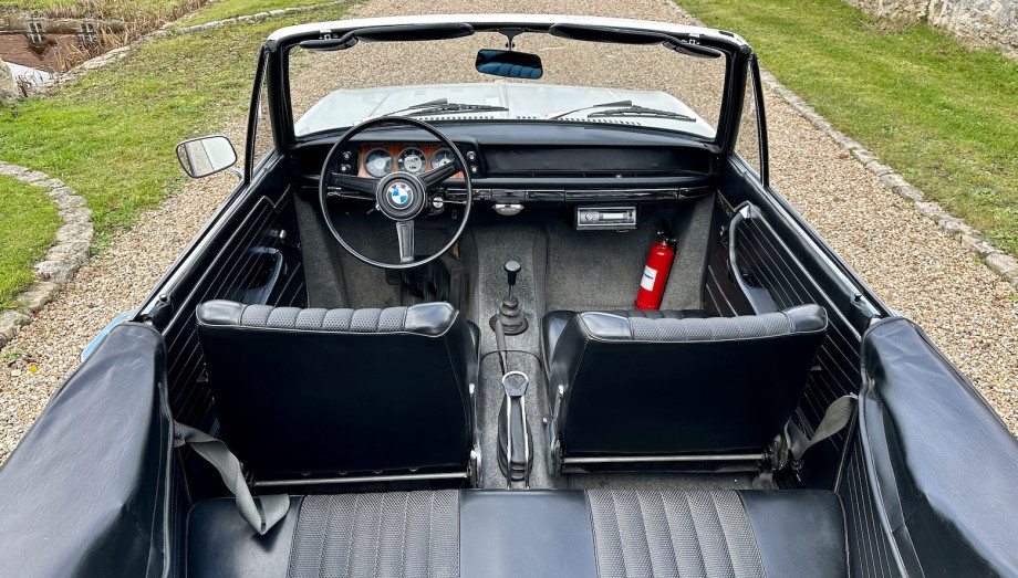 BMW 1600-2 Cabriolet Baur 1969, quatre places d'origine, blanc Chamonix – Photo 23