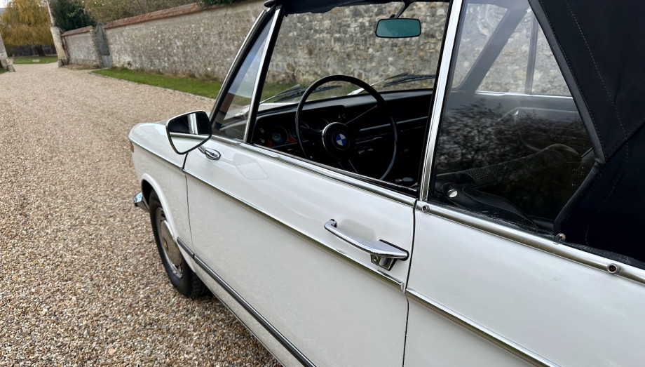 BMW 1600-2 Cabriolet Baur 1969, quatre places d'origine, blanc Chamonix – Photo 15