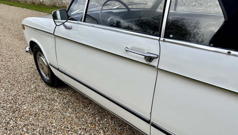 BMW 1600-2 Cabriolet Baur 1969, quatre places d'origine, blanc Chamonix – Photo 16