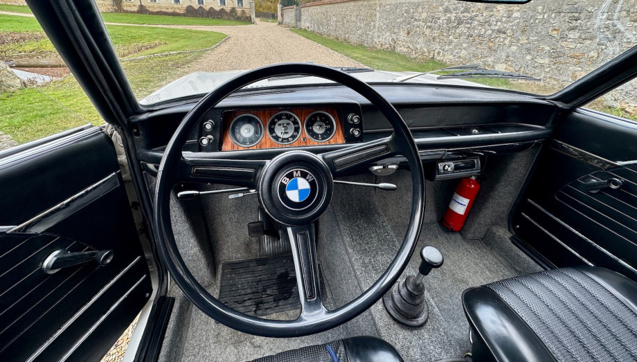 BMW 1600-2 Cabriolet Baur 1969, quatre places d'origine, blanc Chamonix – Photo 25