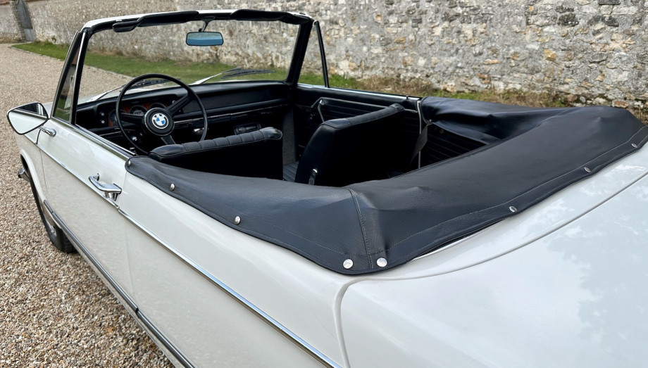 BMW 1600-2 Cabriolet Baur 1969, quatre places d'origine, blanc Chamonix – Photo 22