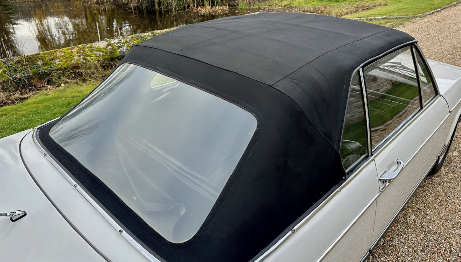 BMW 1600-2 Cabriolet Baur 1969, quatre places d'origine, blanc Chamonix – Photo 8
