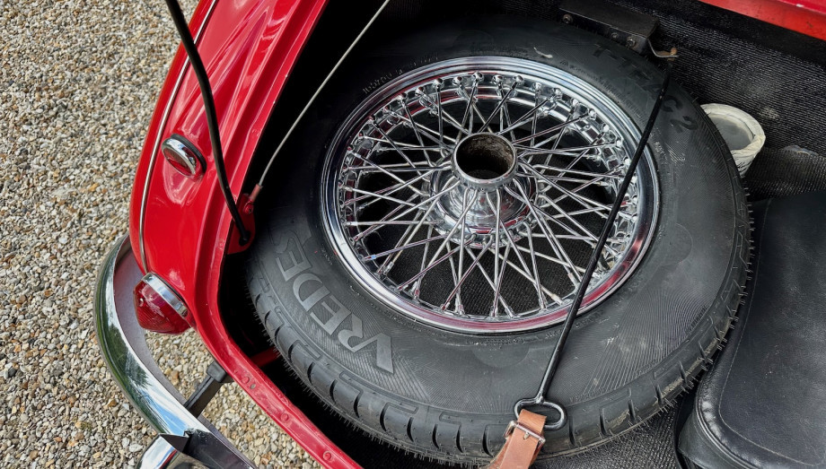 Austin Healey 3000 MK3 BJ8 1964 — Cabriolet restauré, 35 000 miles – Photo 22