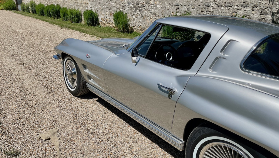 Chevrolet Corvette C2 Sting Ray Split Window 1963 – 327ci Matching Numbers – Photo 13