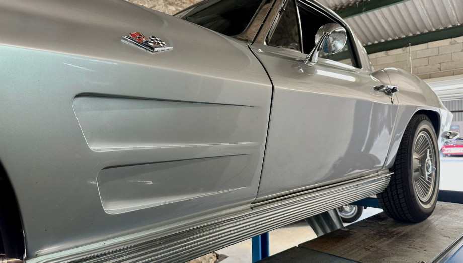 Chevrolet Corvette C2 Sting Ray Split Window 1963 – 327ci Matching Numbers – Photo 15