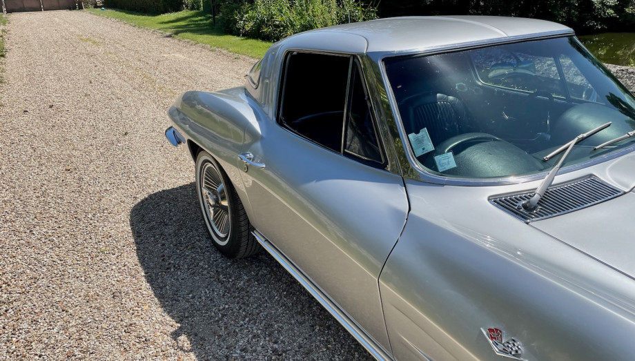 Chevrolet Corvette C2 Sting Ray Split Window 1963 – 327ci Matching Numbers – Photo 19