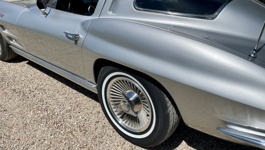 Chevrolet Corvette C2 Sting Ray Split Window 1963 – 327ci Matching Numbers – Photo 21