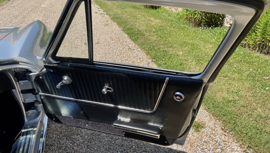 Chevrolet Corvette C2 Sting Ray Split Window 1963 – 327ci Matching Numbers – Photo 30