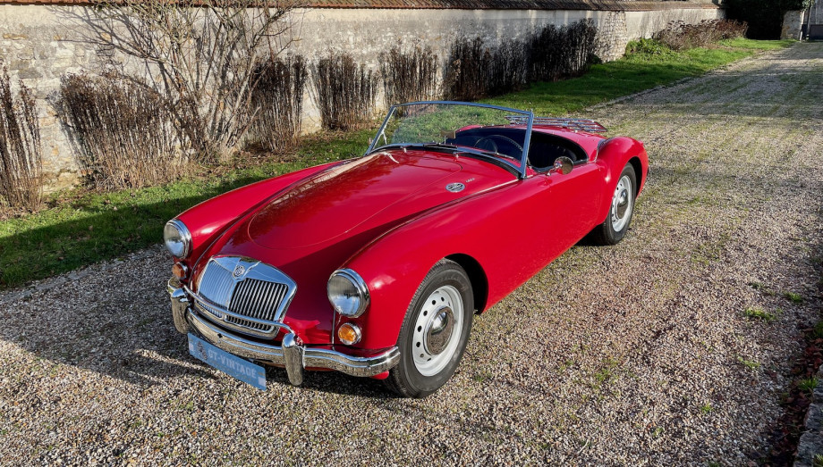MG A MK1 Roadster 1960 — Restauration atelier, moteur neuf – Photo 1