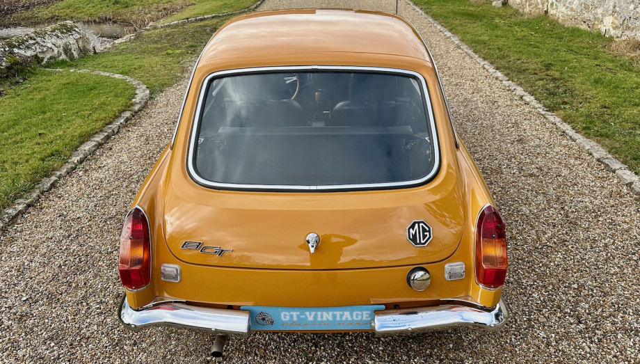 MGB GT 1970 « Split Bumpers » – Coupé anglais d'origine américaine – Photo 9