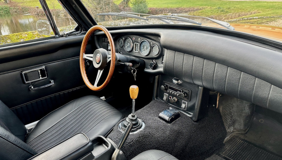 MGB GT 1970 « Split Bumpers » – Coupé anglais d'origine américaine – Photo 47