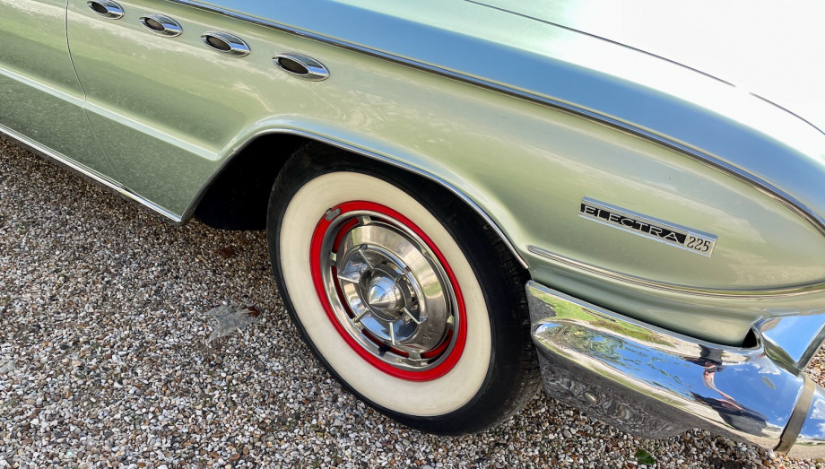 Buick Electra 225 Cabriolet 1961 — Exemplaire français d'origine – Photo 10