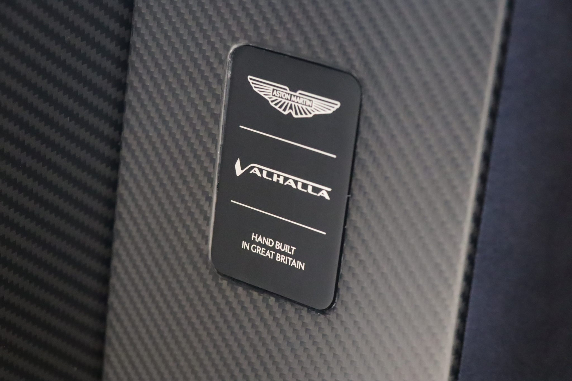 Aston Martin Valhalla – V8 bi-turbo hybride, carbone intégral – Photo 13