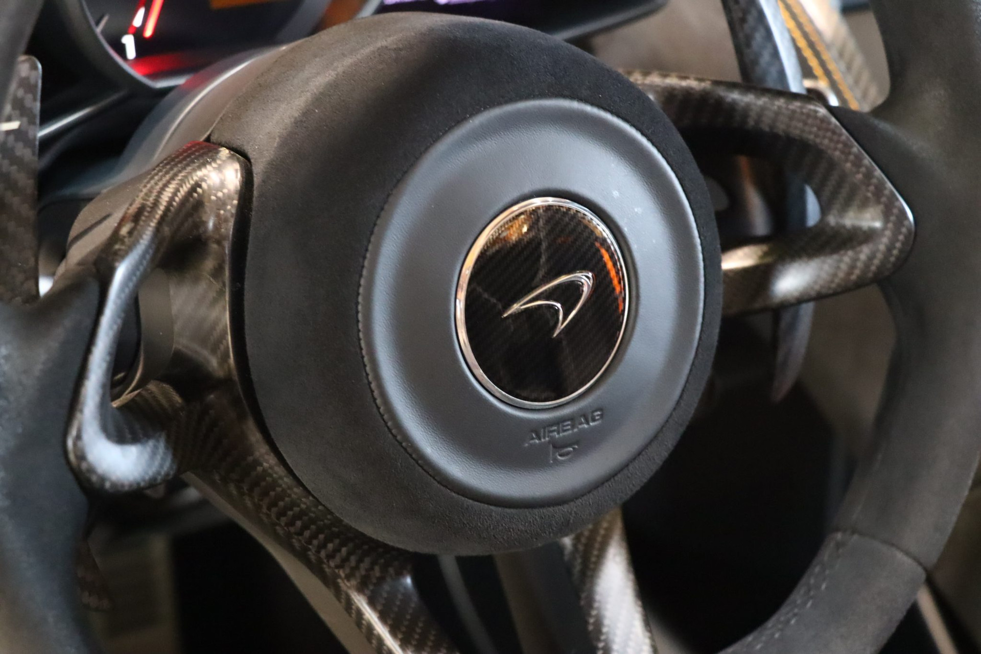 McLaren 675LT Spider Carbon Series – Carrosserie carbone Metallic Candy Blue – Photo 20