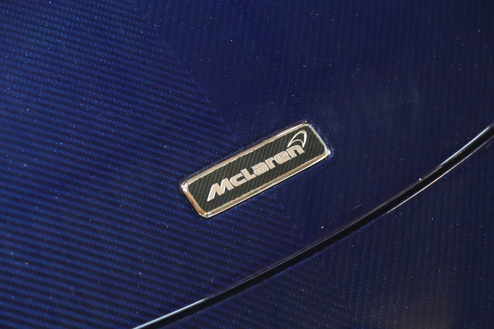 McLaren 675LT Spider Carbon Series – Carrosserie carbone Metallic Candy Blue – Photo 34