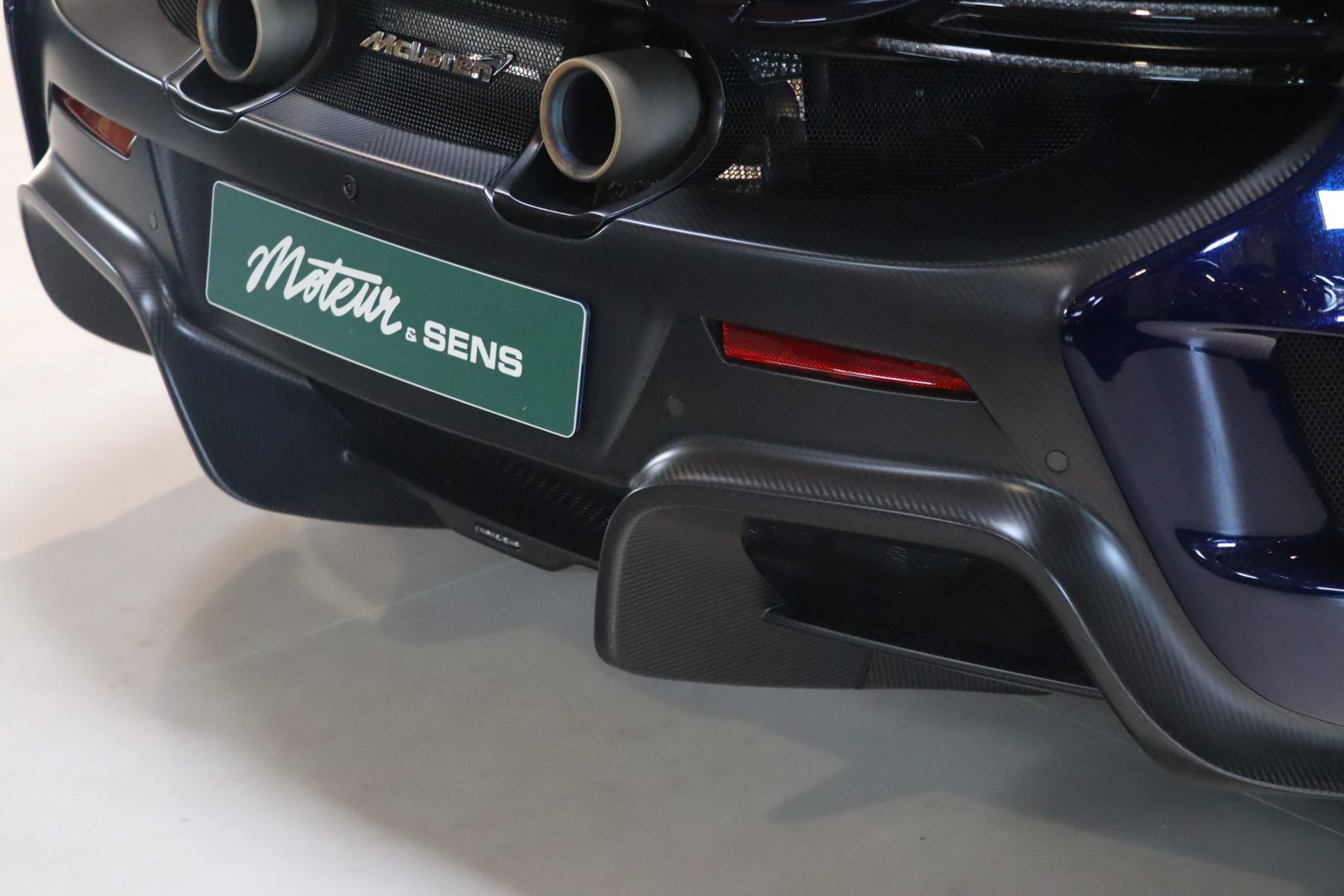 McLaren 675LT Spider Carbon Series – Carrosserie carbone Metallic Candy Blue – Photo 51