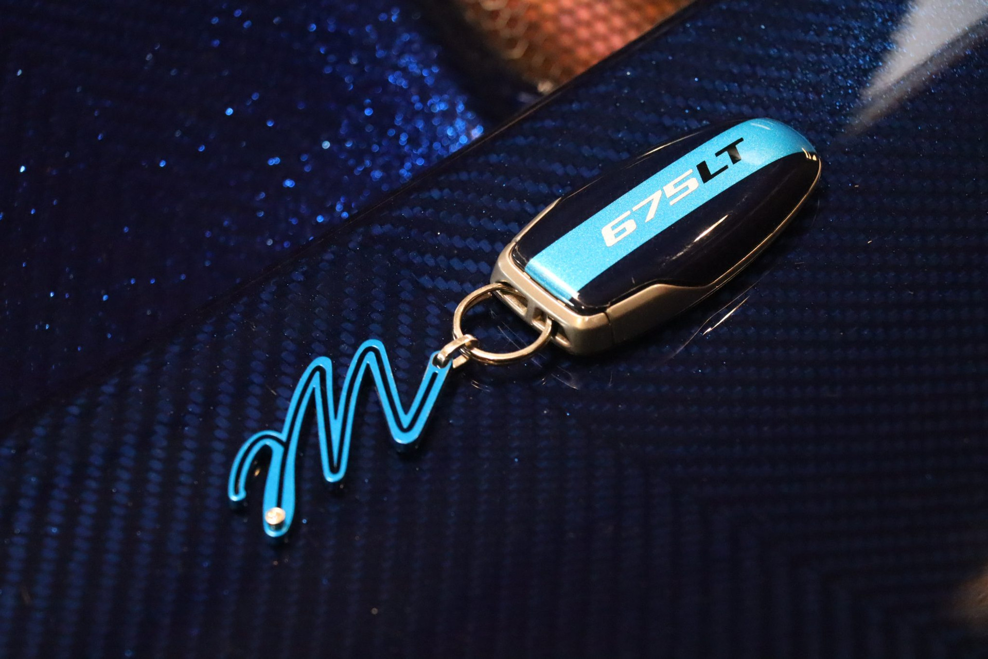McLaren 675LT Spider Carbon Series – Carrosserie carbone Metallic Candy Blue – Photo 53