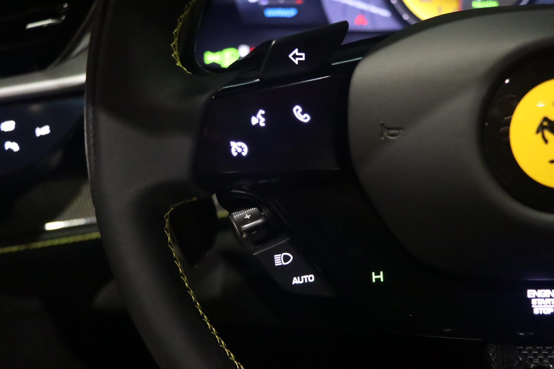 Ferrari SF90 Spider Viola Hong Kong – Première main, 650 km – Photo 17