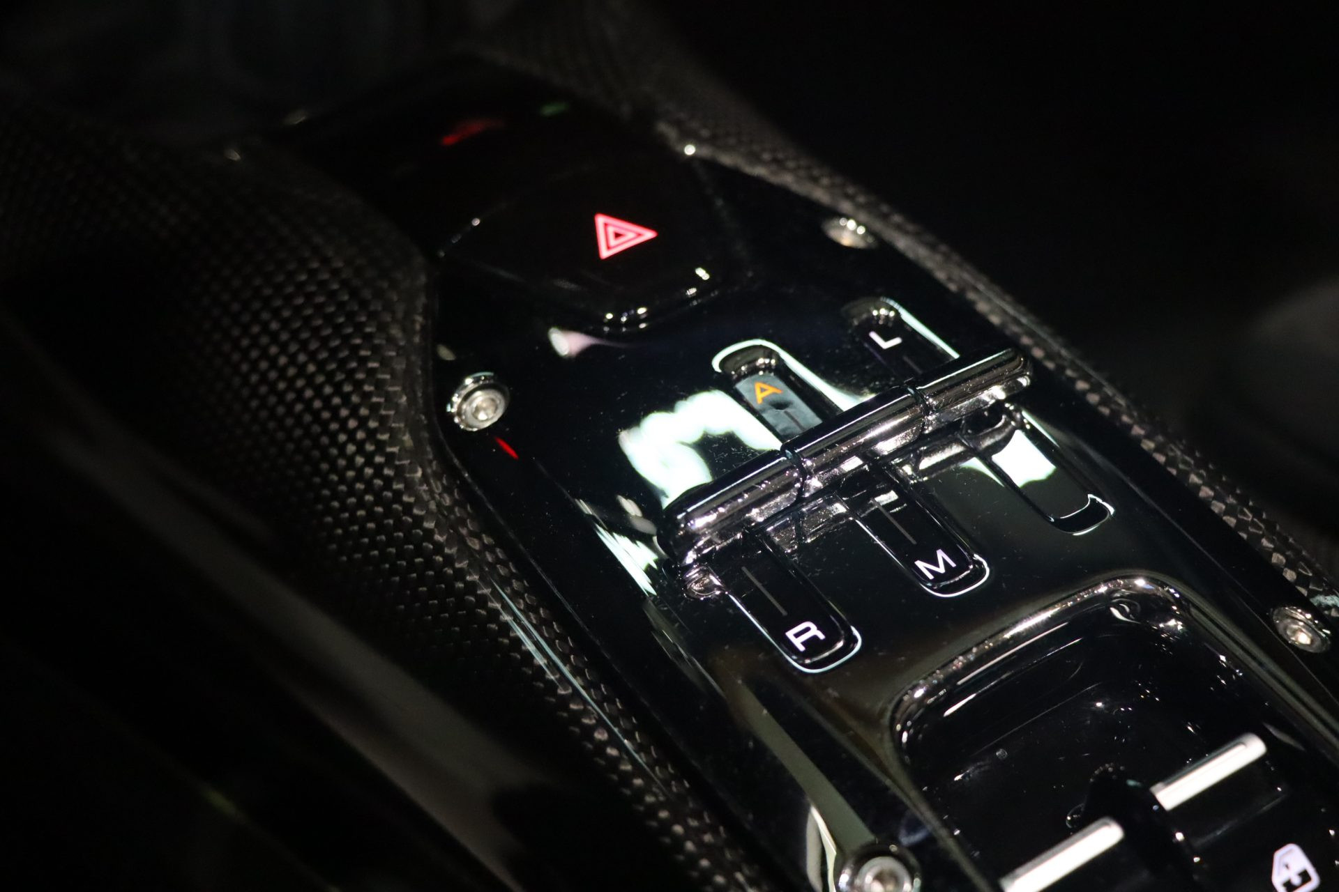 Ferrari SF90 Spider Viola Hong Kong – Première main, 650 km – Photo 26