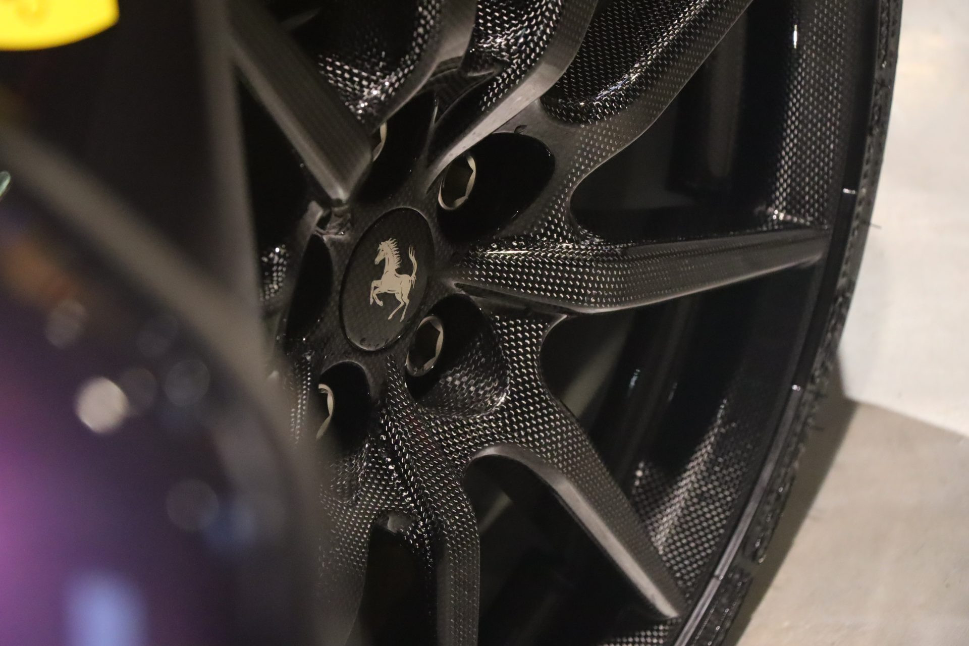 Ferrari SF90 Spider Viola Hong Kong – Première main, 650 km – Photo 46