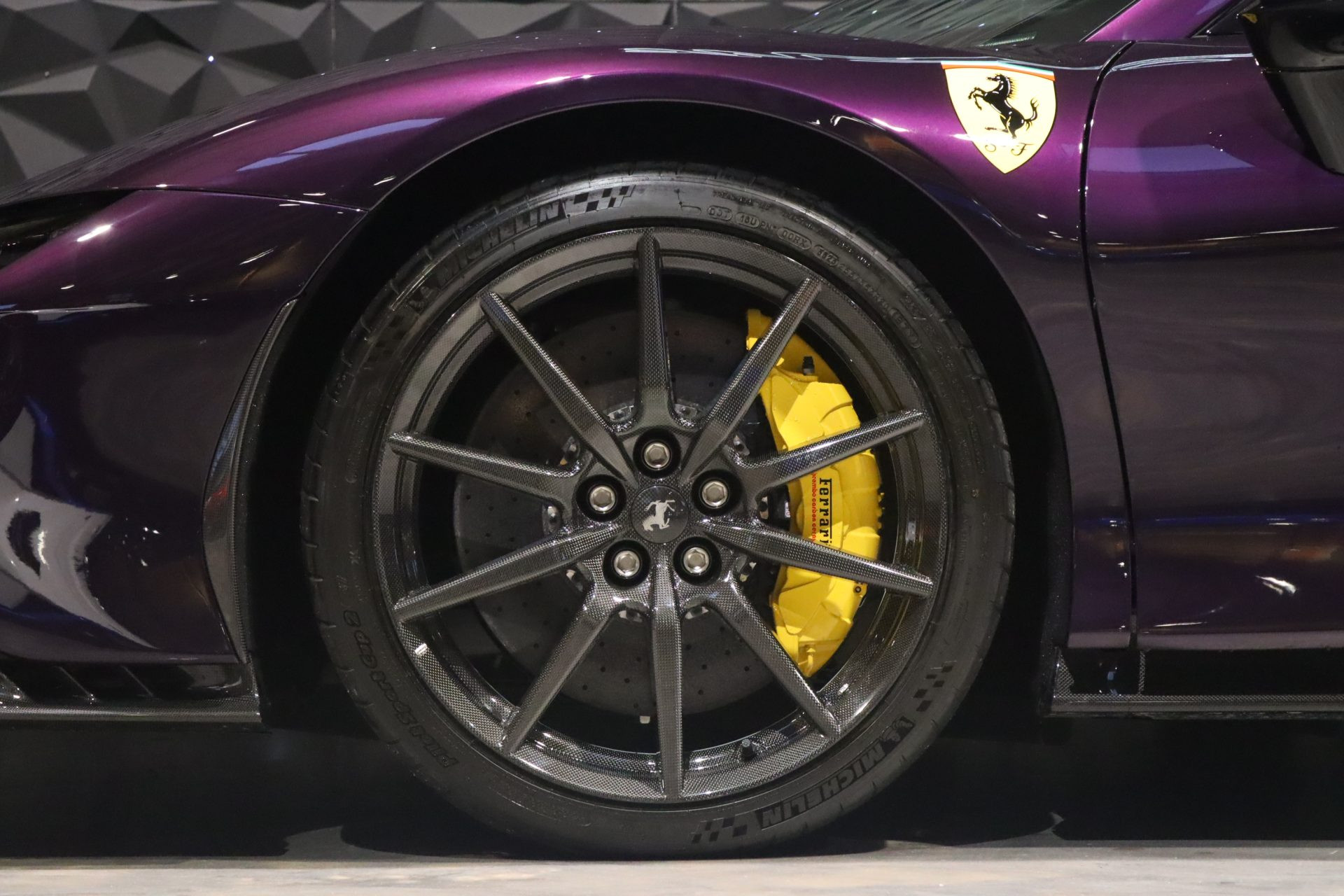 Ferrari SF90 Spider Viola Hong Kong – Première main, 650 km – Photo 47