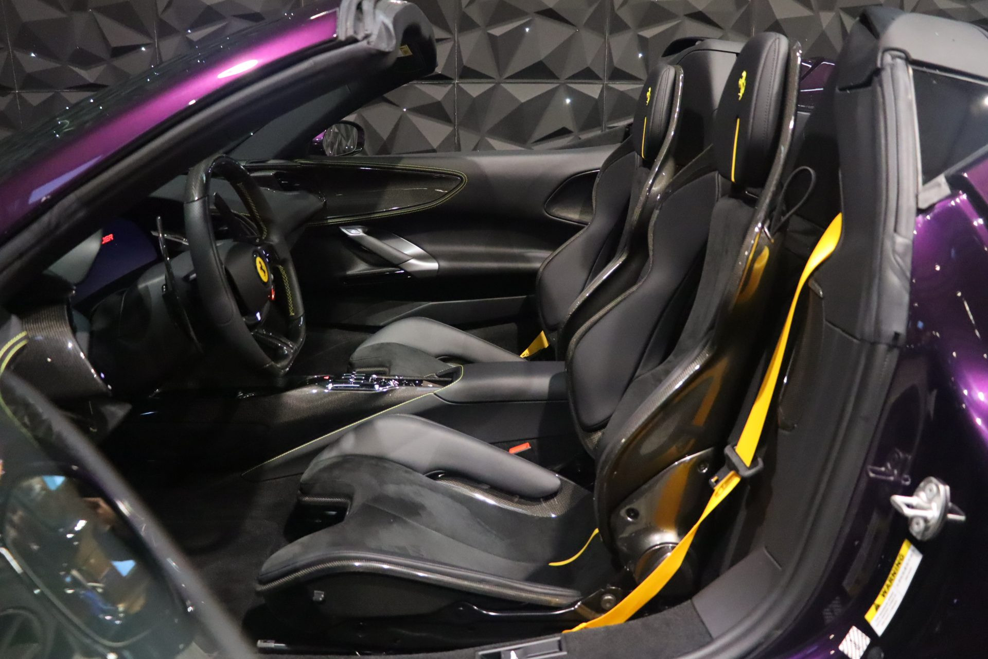 Ferrari SF90 Spider Viola Hong Kong – Première main, 650 km – Photo 8