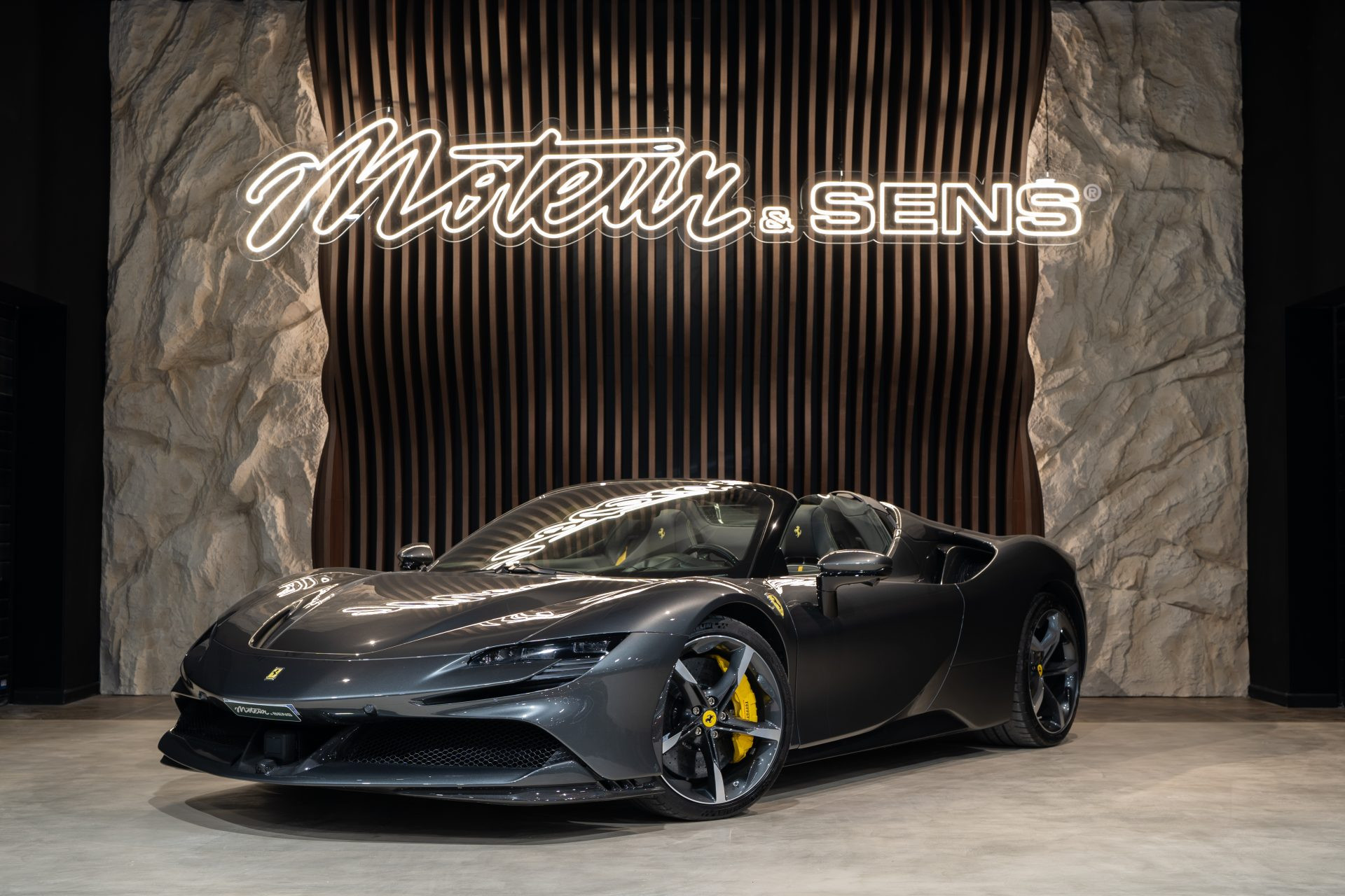 Ferrari SF90 Spider 1000 ch – Grigio Silverstone – 5400 km – Photo 1