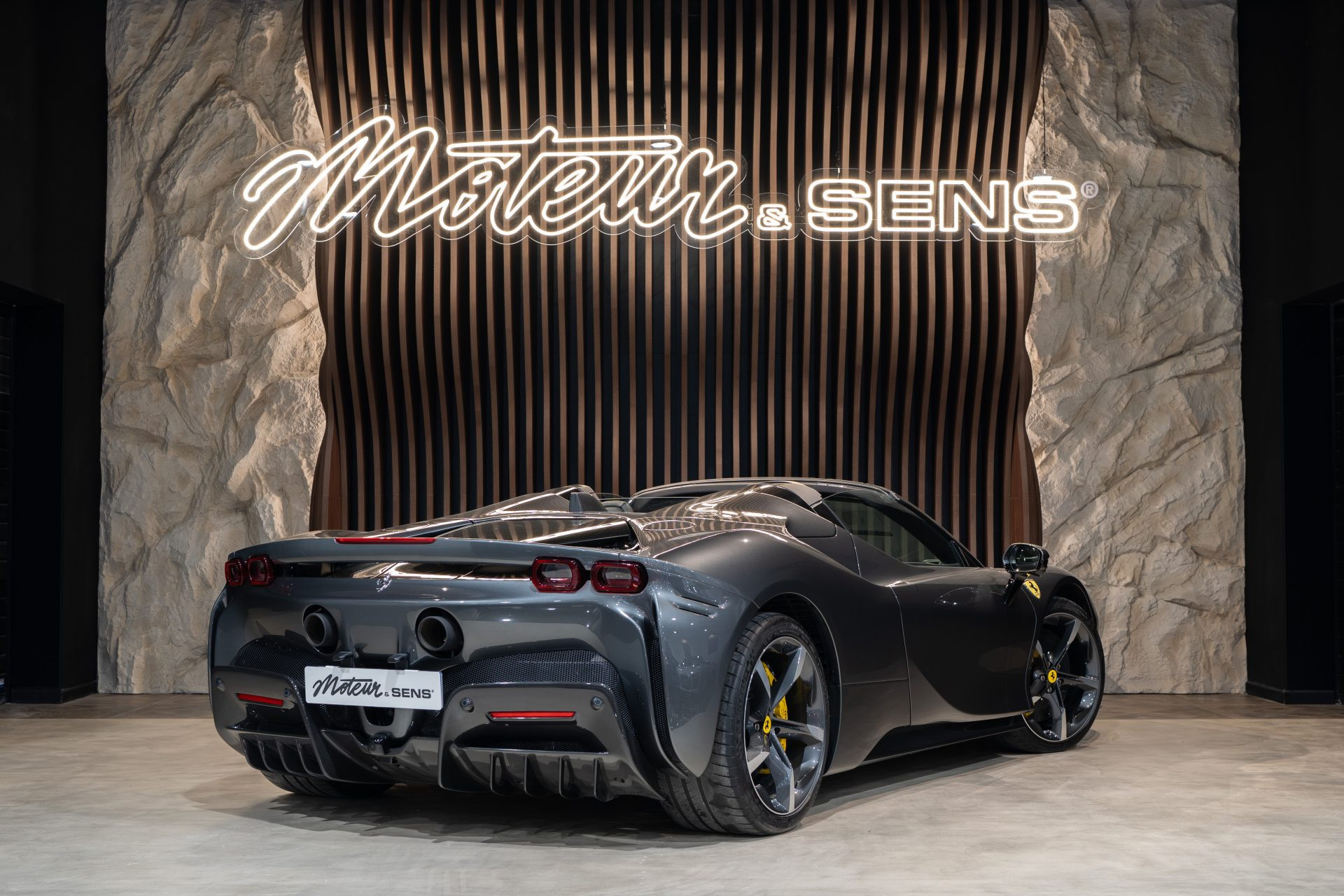 Ferrari SF90 Spider 1000 ch – Grigio Silverstone – 5400 km – Photo 2
