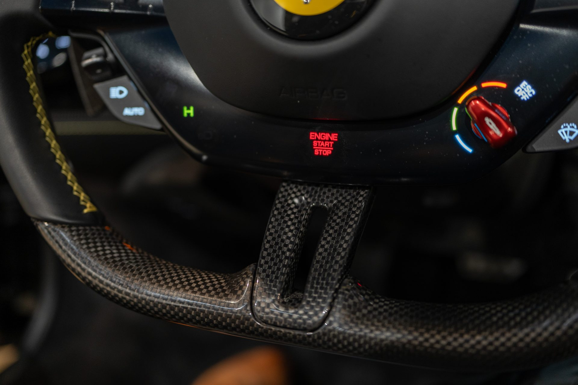 Ferrari SF90 Spider 1000 ch – Grigio Silverstone – 5400 km – Photo 23
