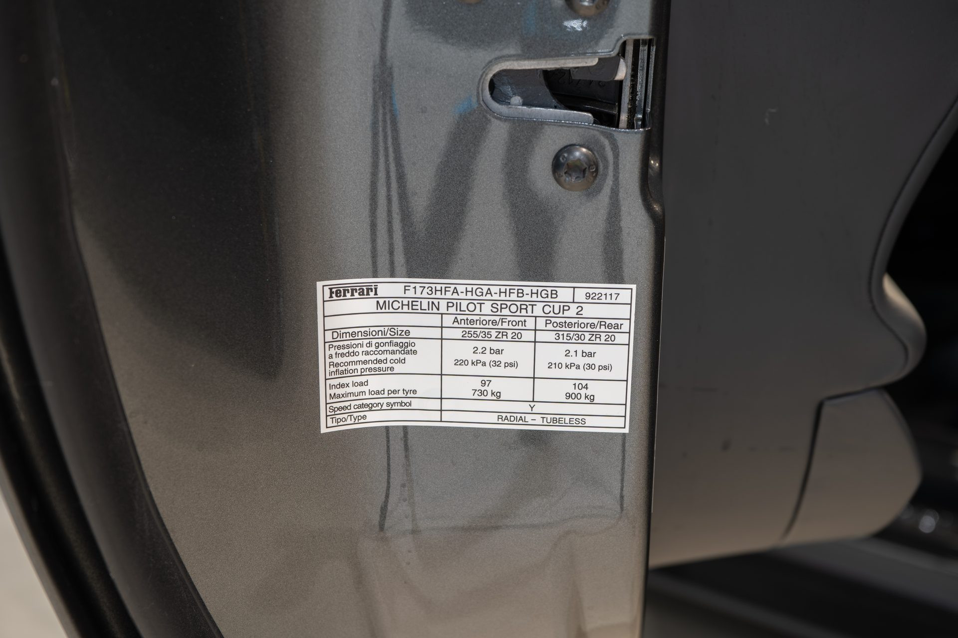 Ferrari SF90 Spider 1000 ch – Grigio Silverstone – 5400 km – Photo 34