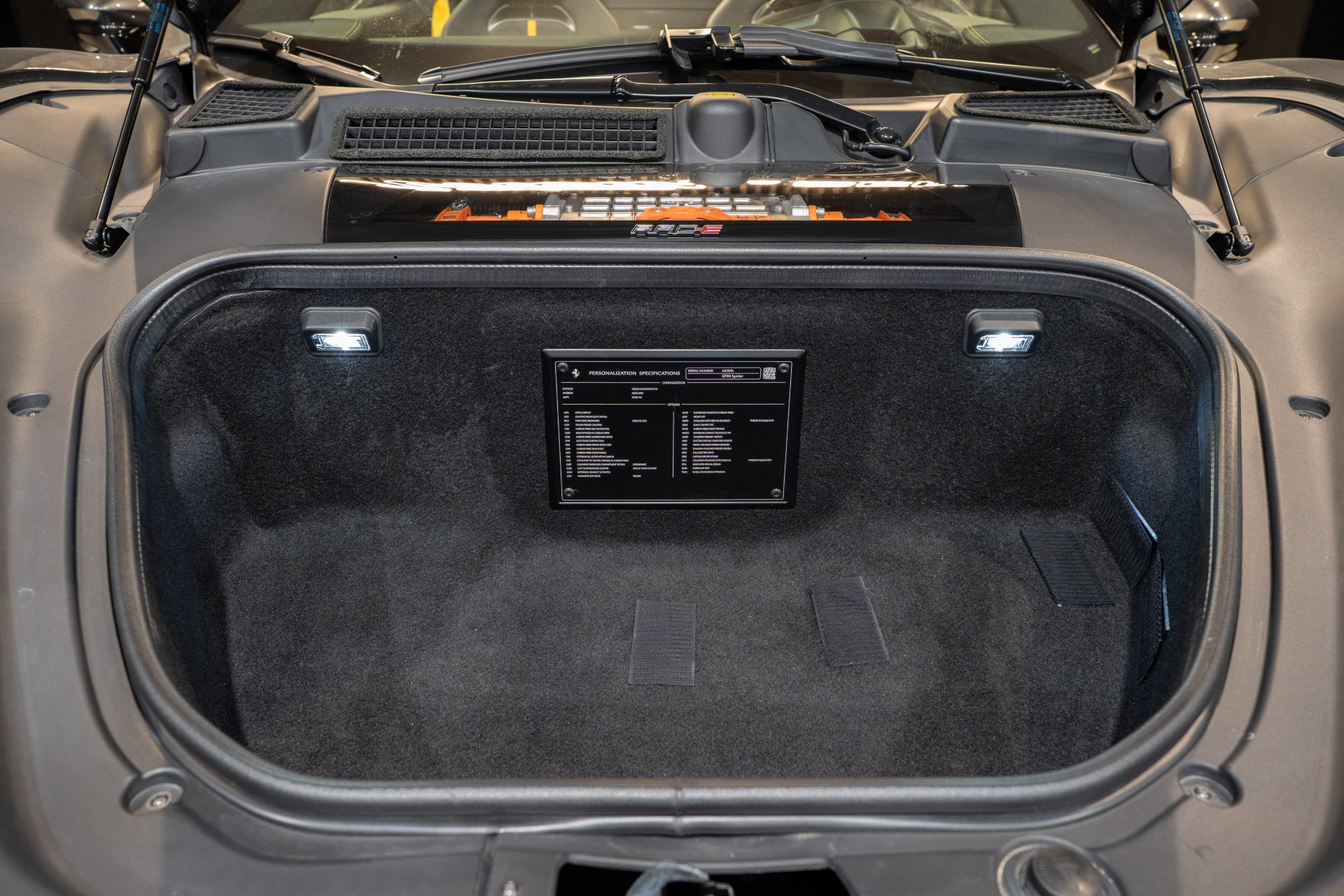 Ferrari SF90 Spider 1000 ch – Grigio Silverstone – 5400 km – Photo 36