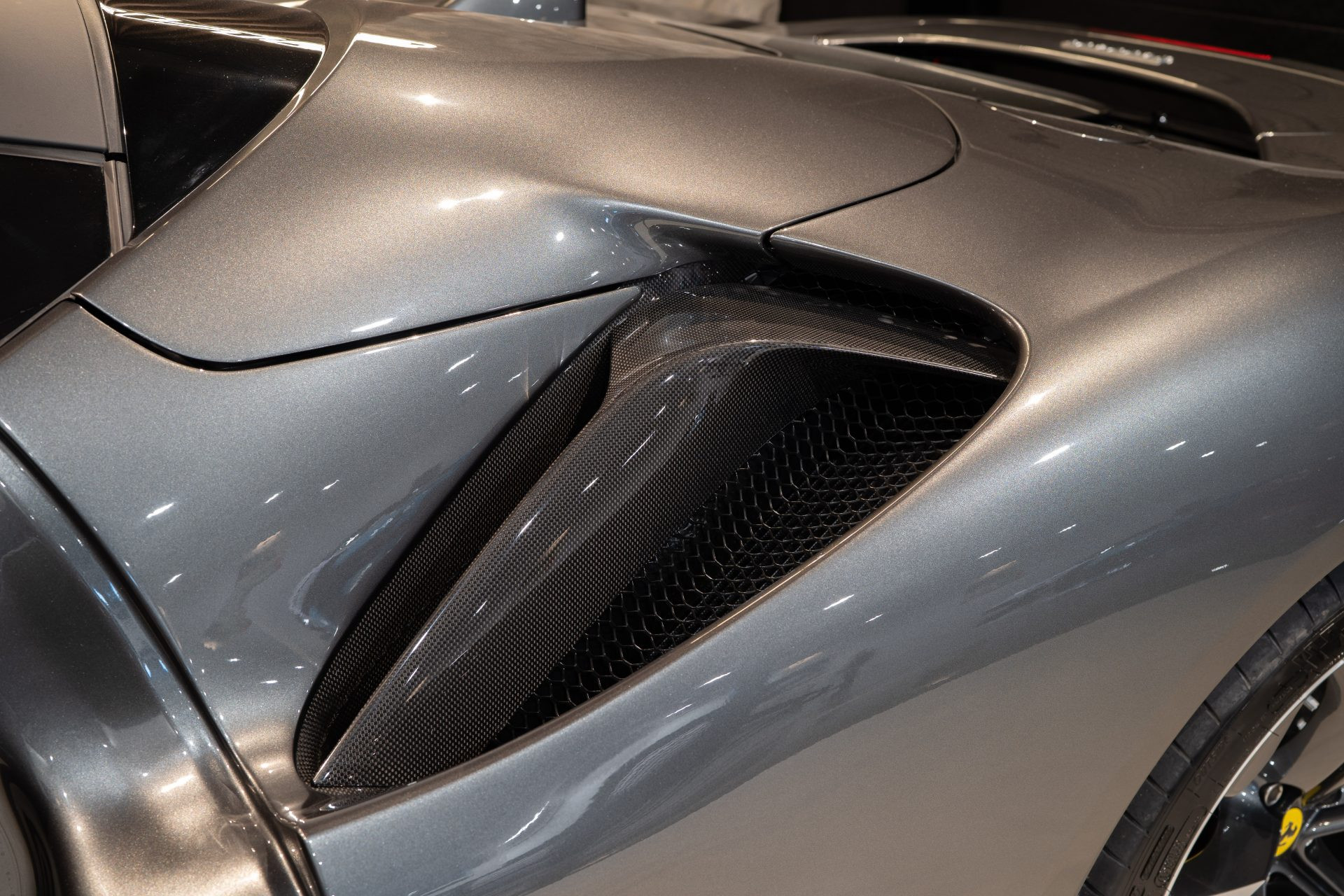 Ferrari SF90 Spider 1000 ch – Grigio Silverstone – 5400 km – Photo 39