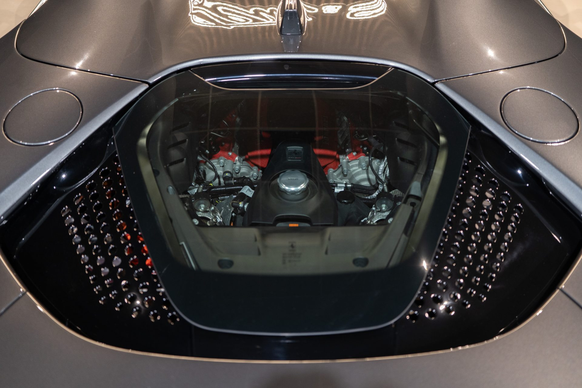 Ferrari SF90 Spider 1000 ch – Grigio Silverstone – 5400 km – Photo 44