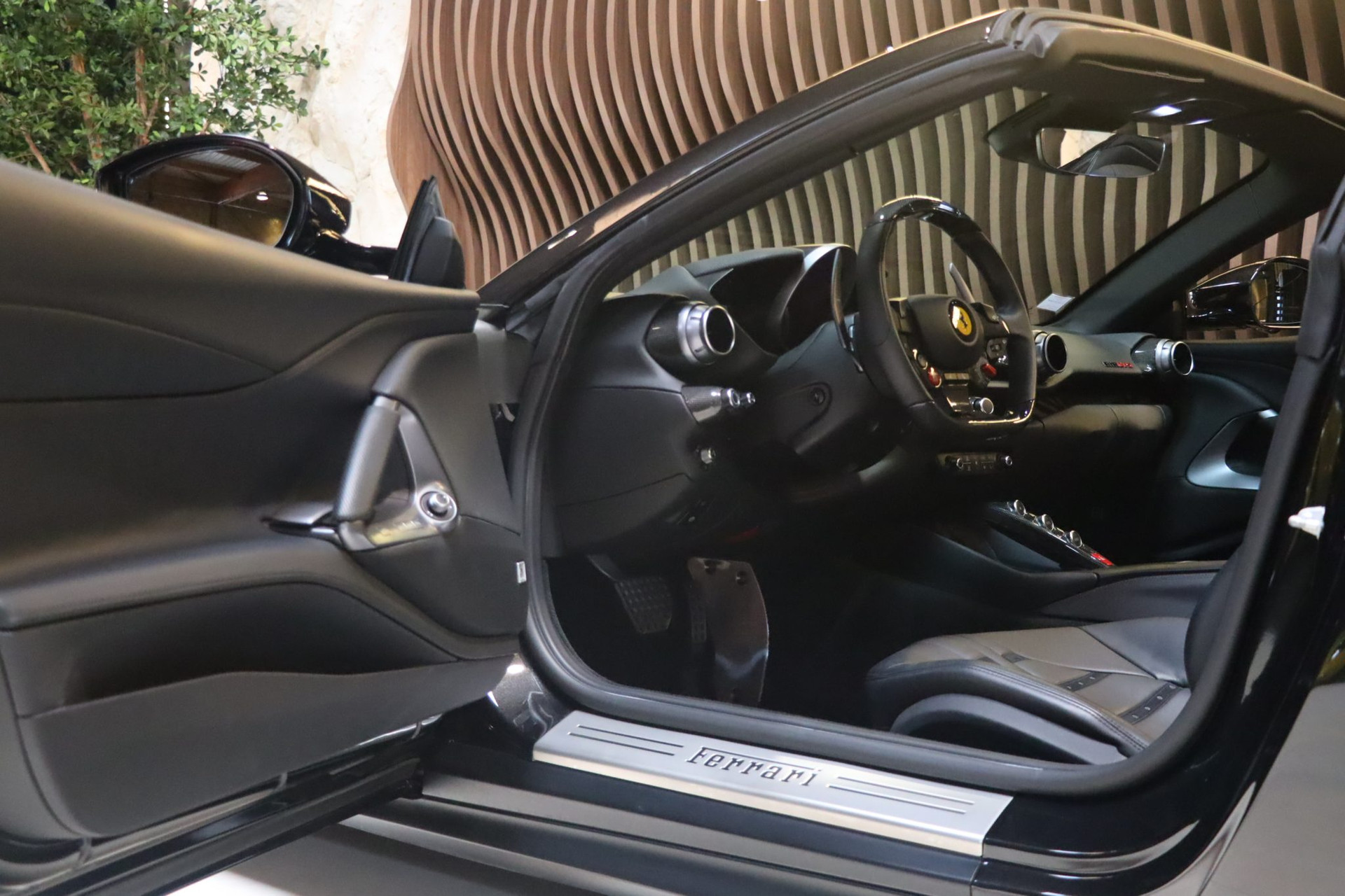 Ferrari 812 GTS V12 800 ch – Nero Daytona, 14 290 km – Photo 8