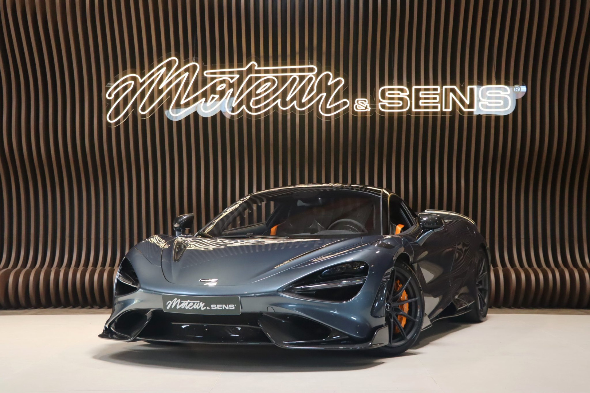 McLaren 765LT Coupé – Gris Saros, 8 370 km, configuration Track – Photo 1