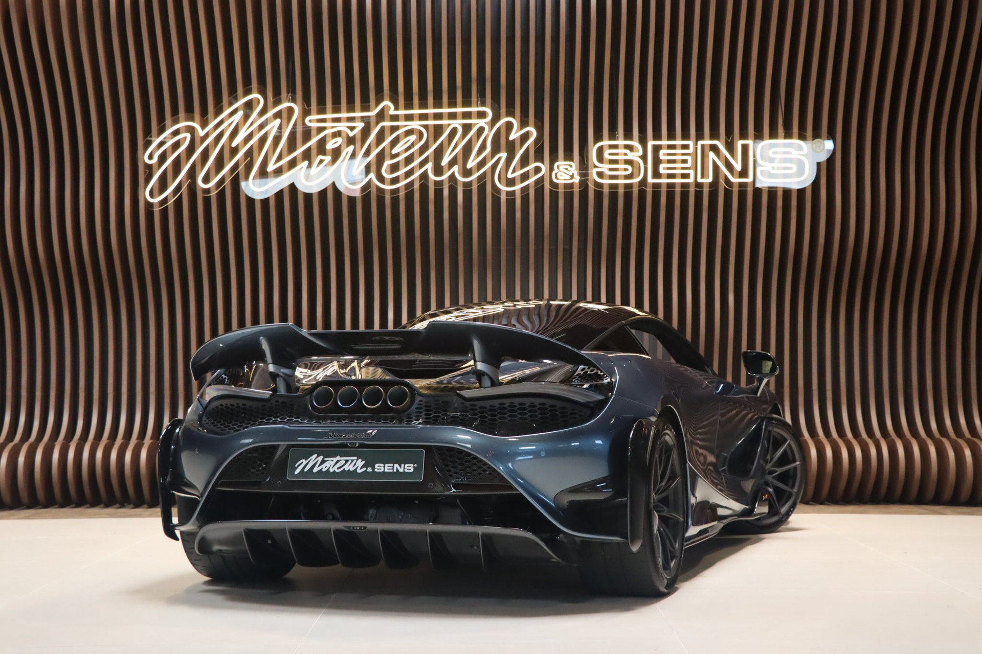 McLaren 765LT Coupé – Gris Saros, 8 370 km, configuration Track – Photo 2