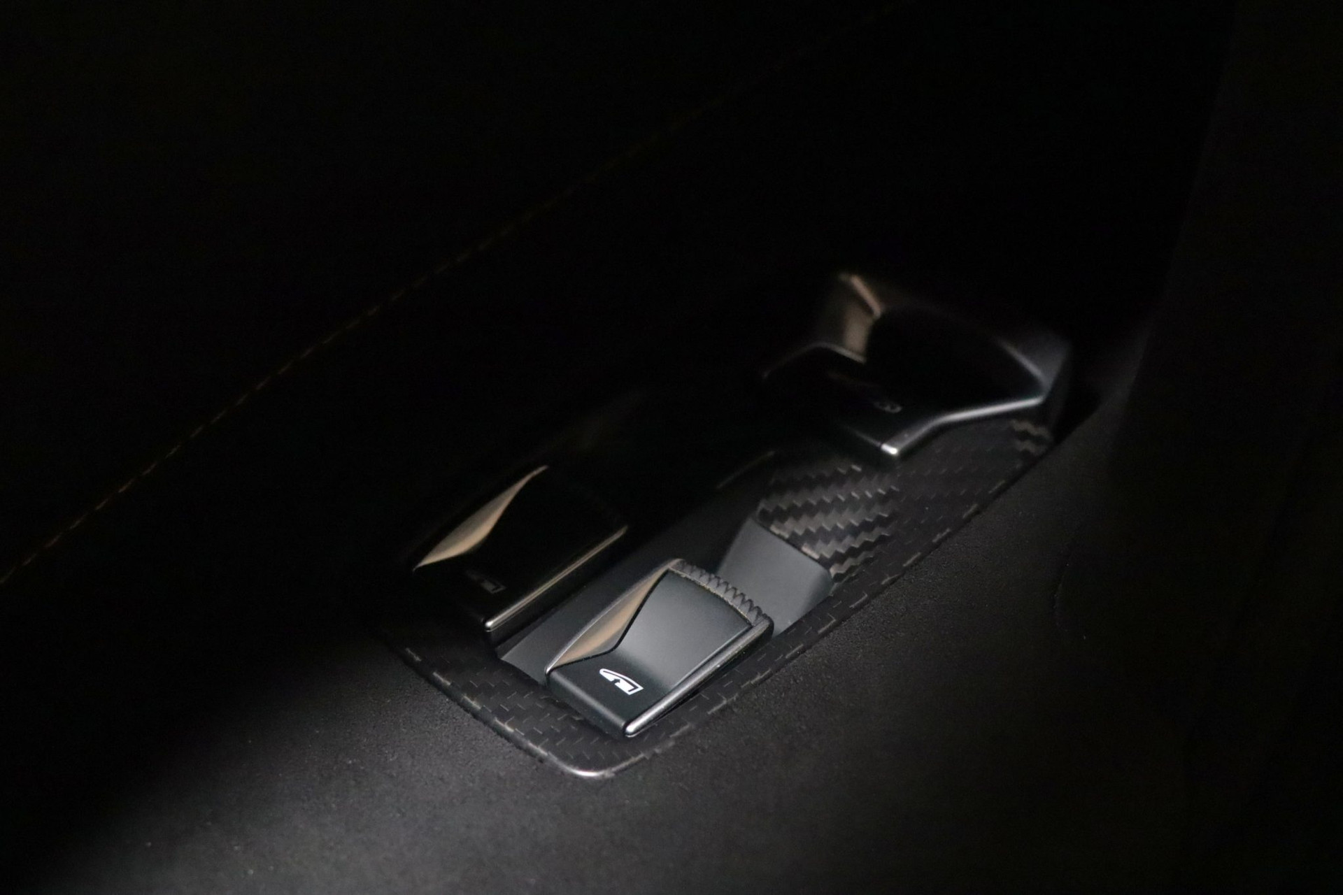 McLaren 765LT Coupé – Gris Saros, 8 370 km, configuration Track – Photo 11