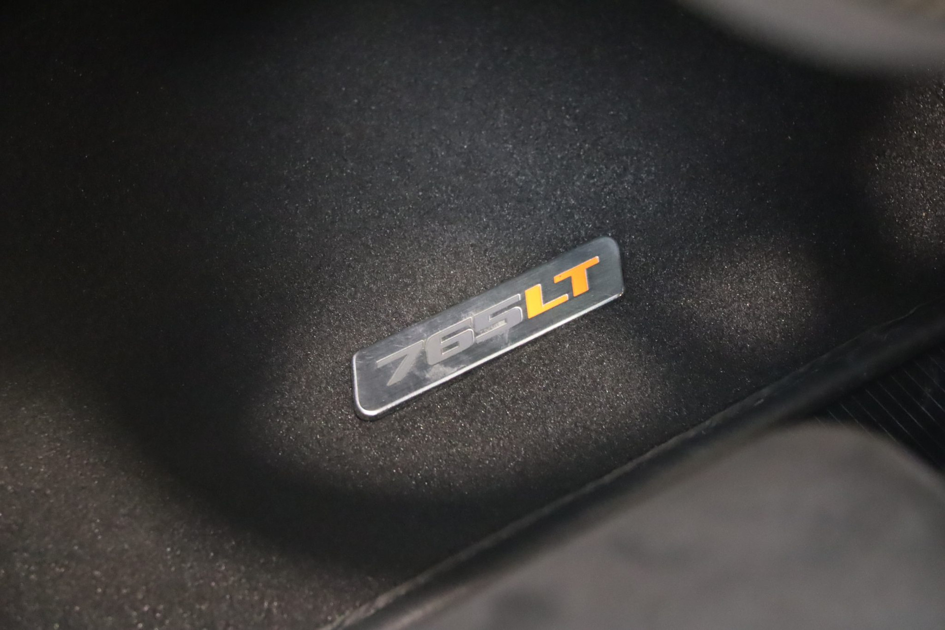 McLaren 765LT Coupé – Gris Saros, 8 370 km, configuration Track – Photo 13