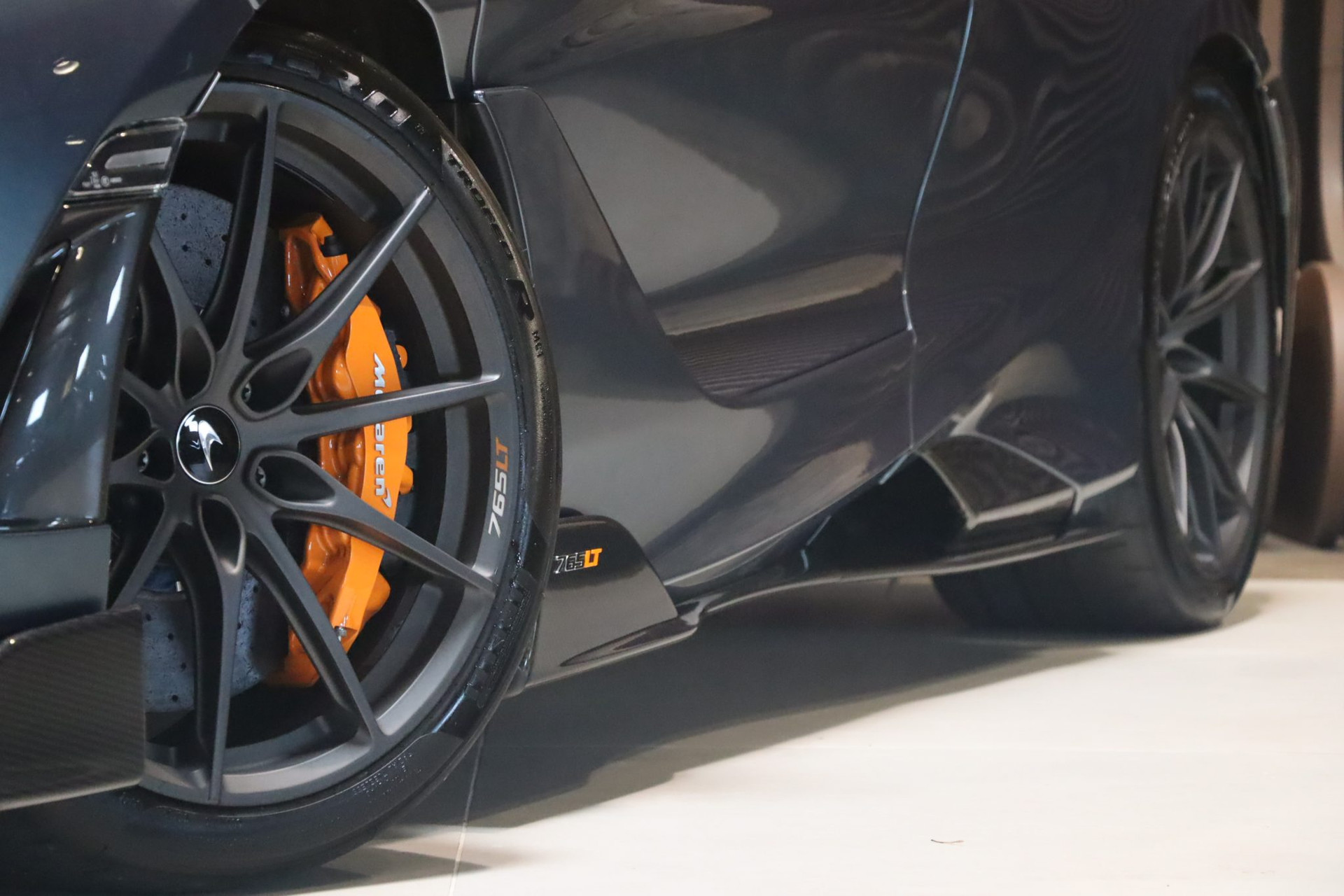 McLaren 765LT Coupé – Gris Saros, 8 370 km, configuration Track – Photo 39