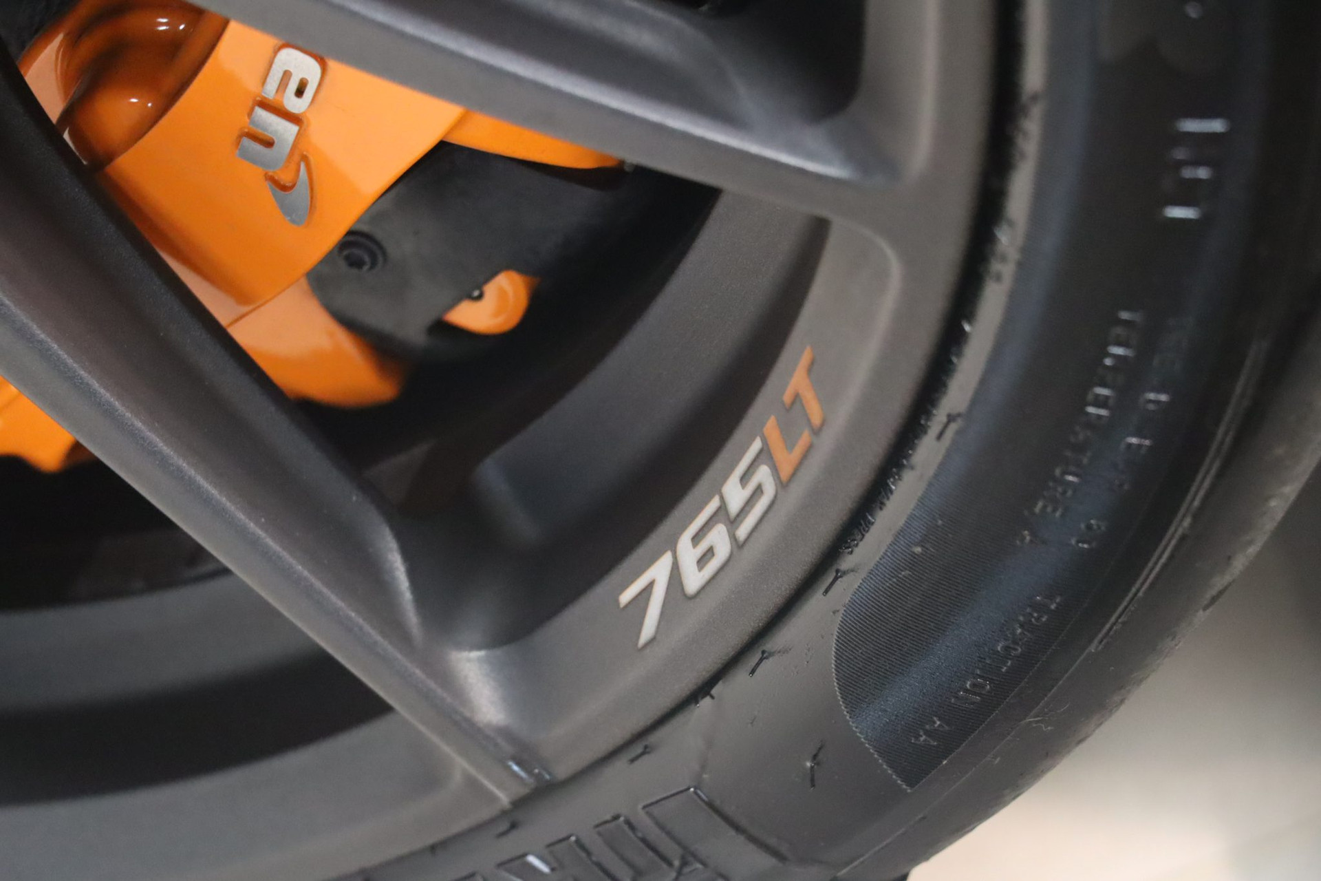 McLaren 765LT Coupé – Gris Saros, 8 370 km, configuration Track – Photo 40