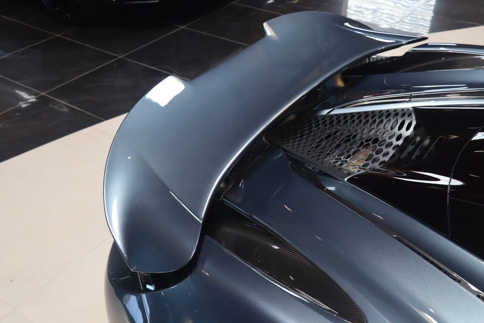 McLaren 765LT Coupé – Gris Saros, 8 370 km, configuration Track – Photo 45