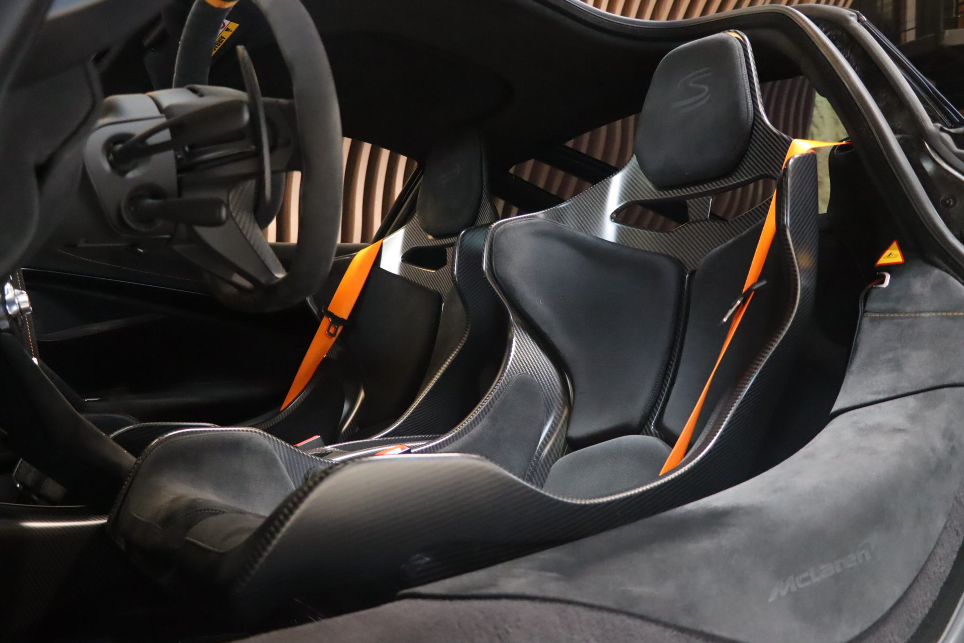 McLaren 765LT Coupé – Gris Saros, 8 370 km, configuration Track – Photo 6