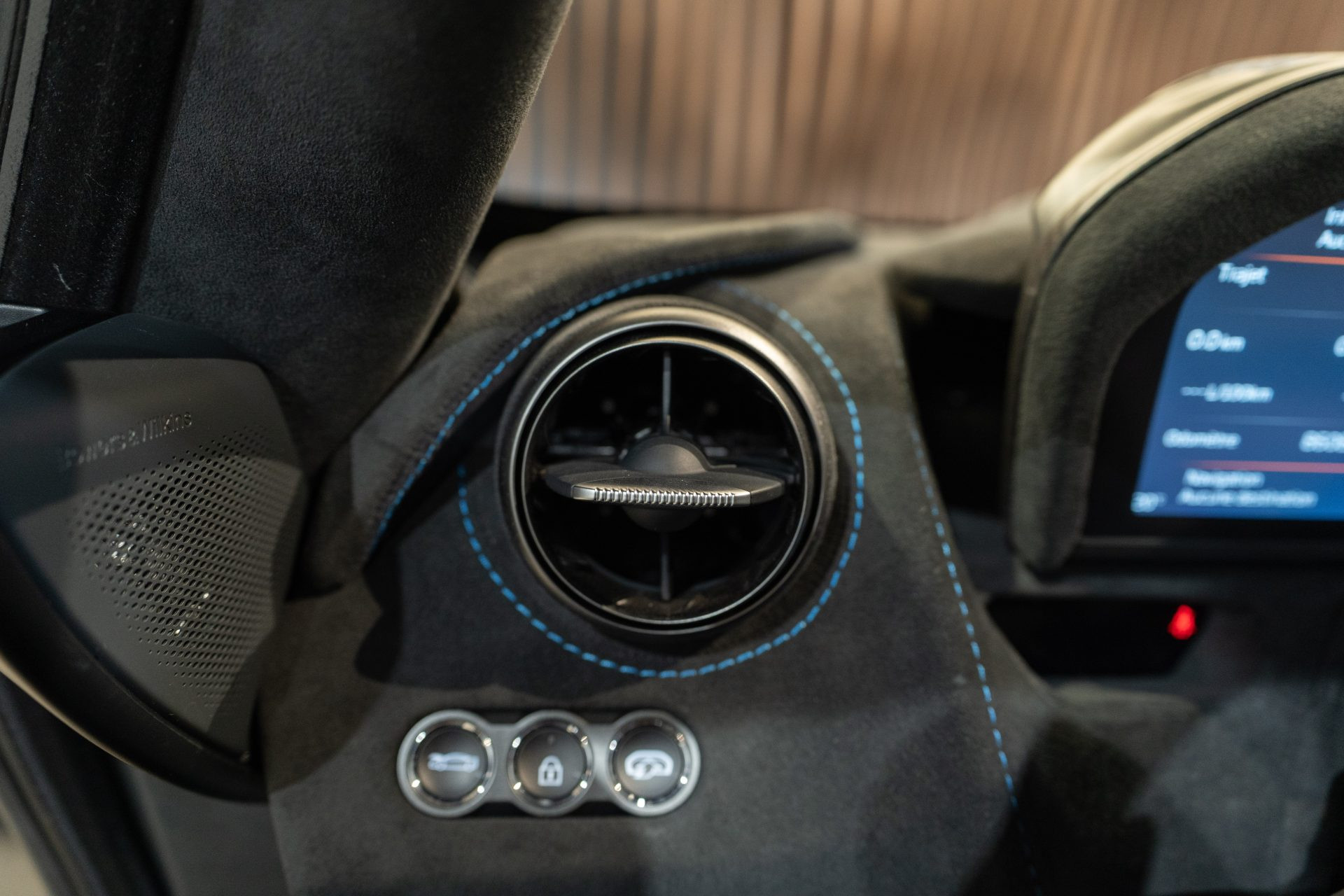 McLaren 765LT — Smoked White, 7 900 km, Aix-en-Provence – Photo 11