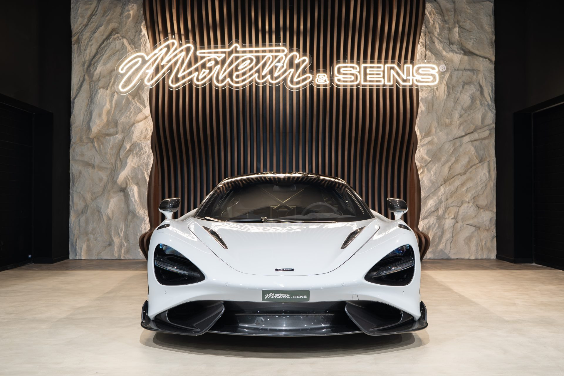 McLaren 765LT — Smoked White, 7 900 km, Aix-en-Provence – Photo 3